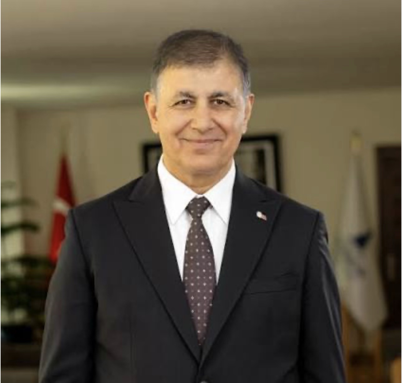 İzmir Büyükşehir Belediye Başkanı Cemil Tugay